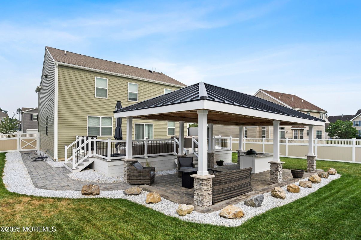 Backyard, Exterior