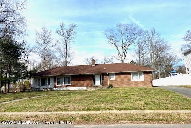 Backyard, Exterior, Facade, Brick Facade, Ranch