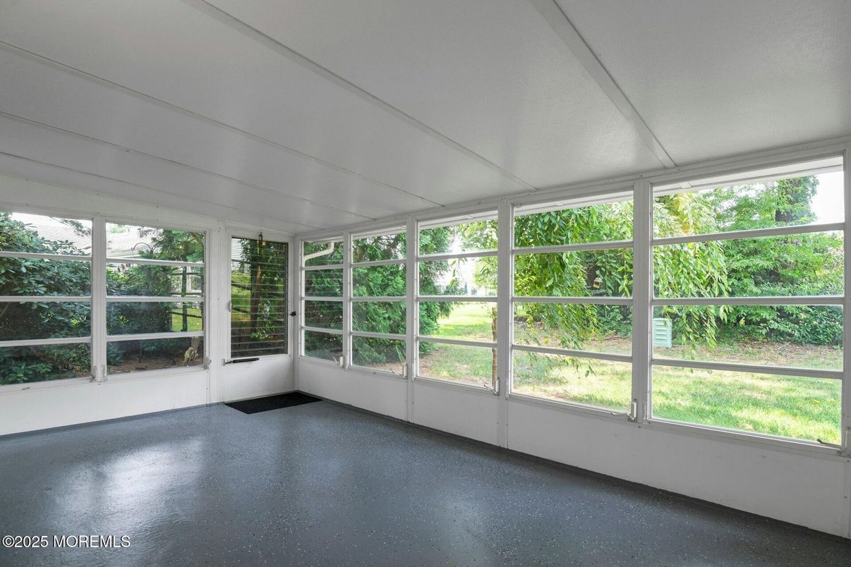 Empty room, Interior, Sun Room