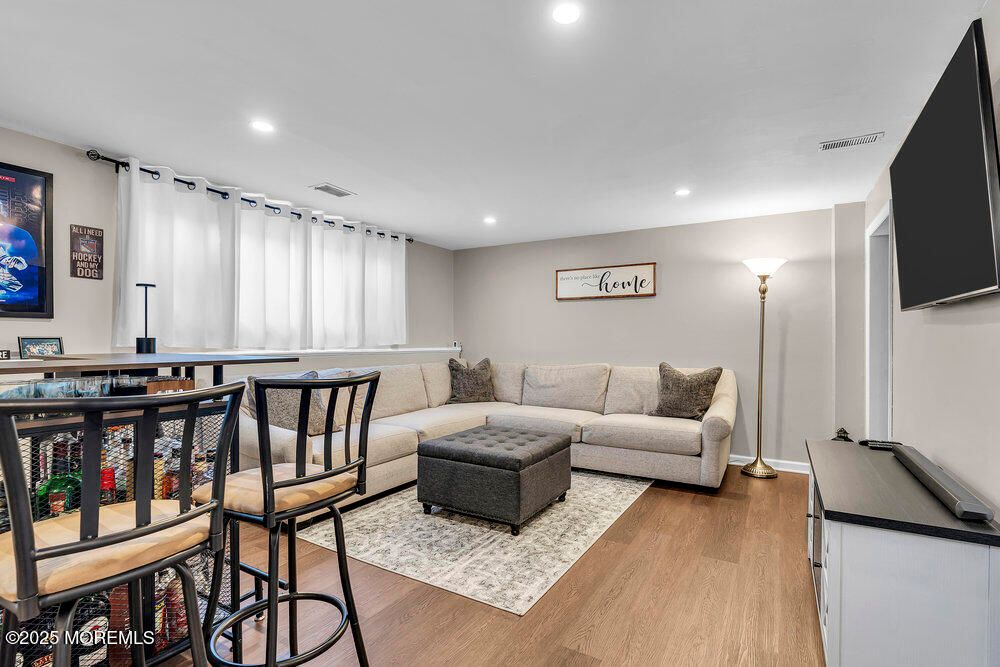 Interior, Recessed Lighting, Wood Texture Flooring