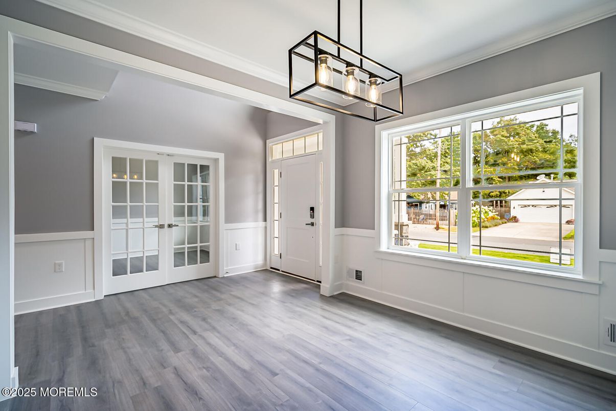 Empty room, Interior, Pendant Lights, Wood Texture Flooring