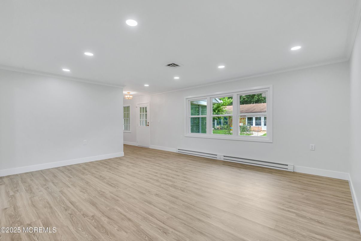 Empty room, Interior, Recessed Lighting, Wood Texture Flooring