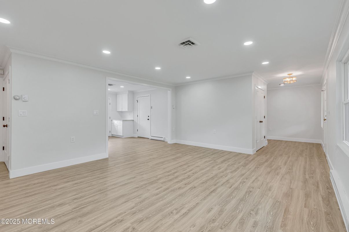 Empty room, Interior, Recessed Lighting, Wood Texture Flooring