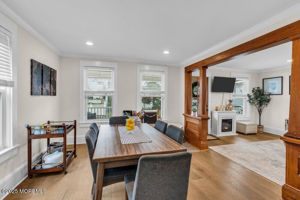 Dining room, Fireplace, Interior, Recessed Lighting, Wood Texture Flooring