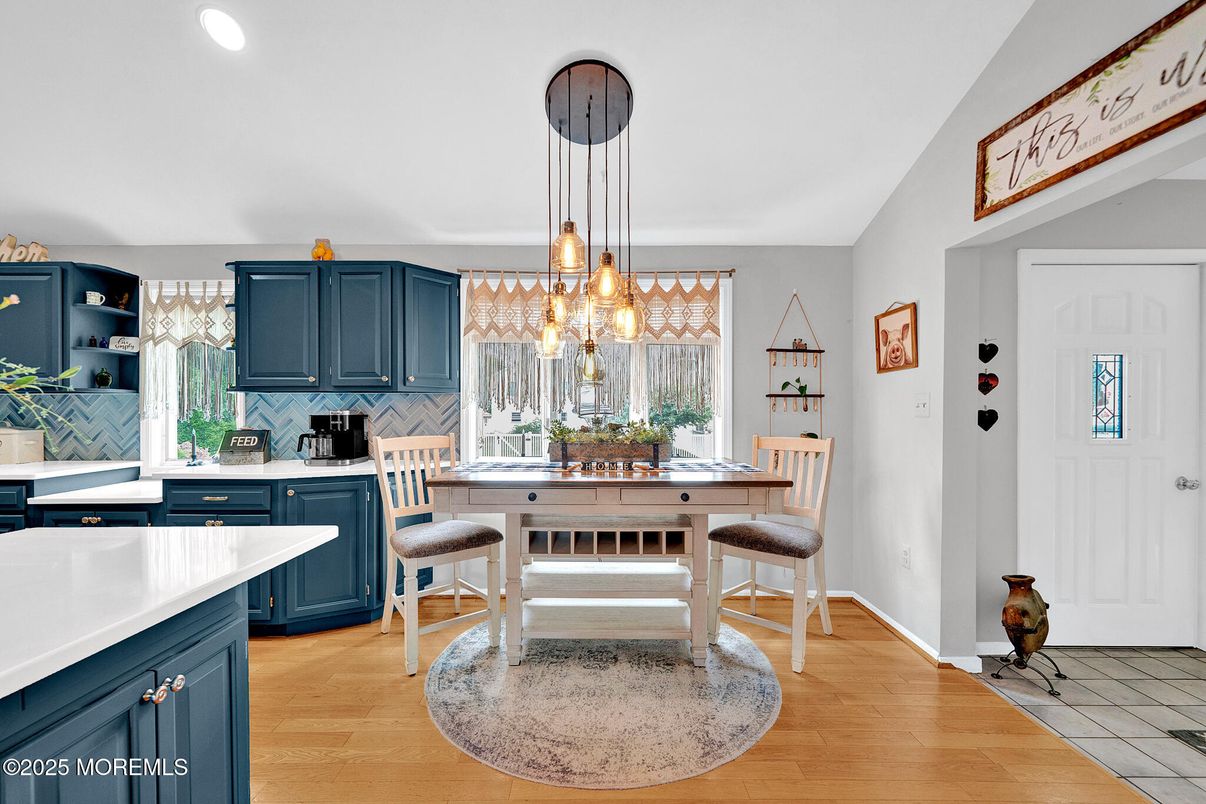 Dining room, Interior, Kitchen, Pendant Lights, Recessed Lighting, Wood Texture Flooring