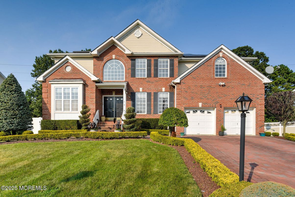 Attached, Exterior, Facade, Brick Facade, Brick Traditional