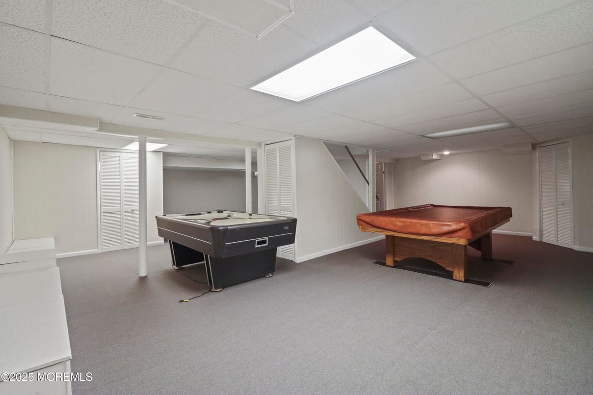 Billiard Table, Game Room, Interior, Recessed Lighting