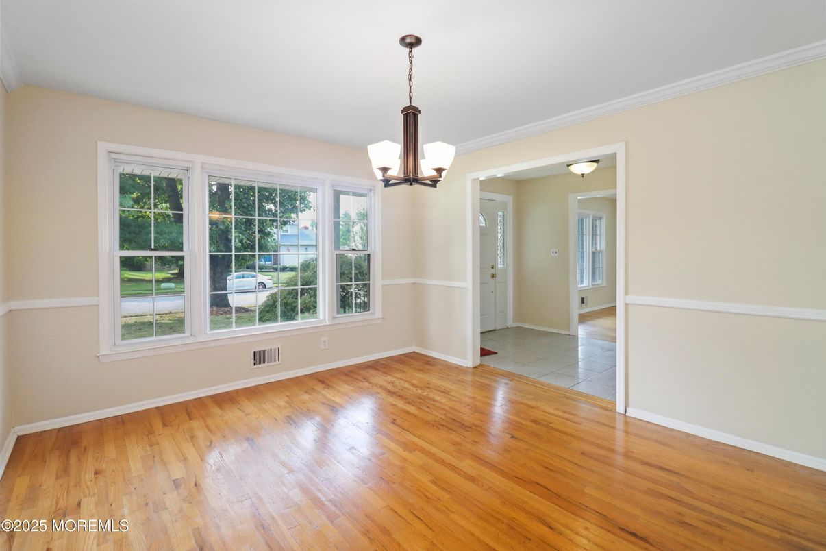 Empty room, Interior, Pendant Lights, Wood Texture Flooring