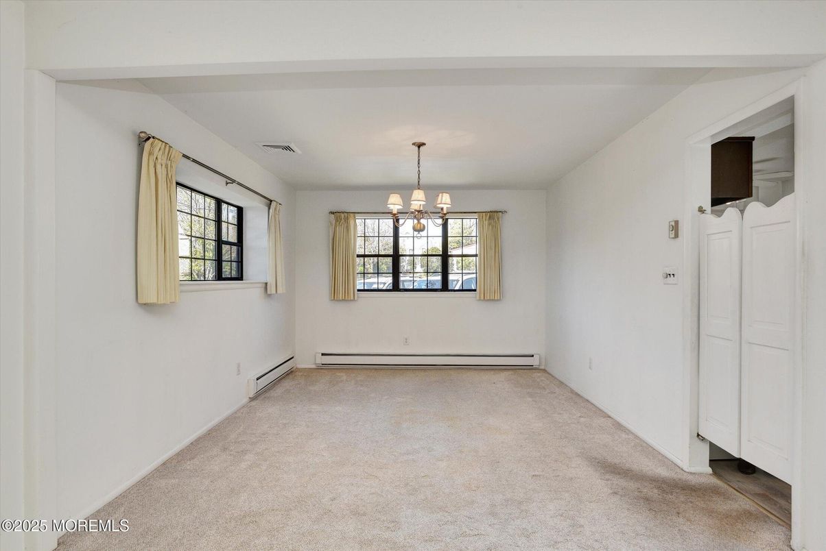 Chandelier, Empty room, Interior, Pendant Lights
