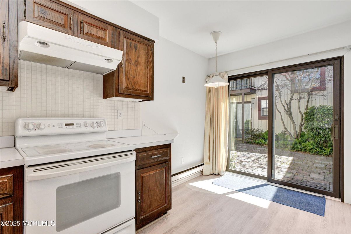 Interior, Kitchen, Pendant Lights, Wood Texture Flooring