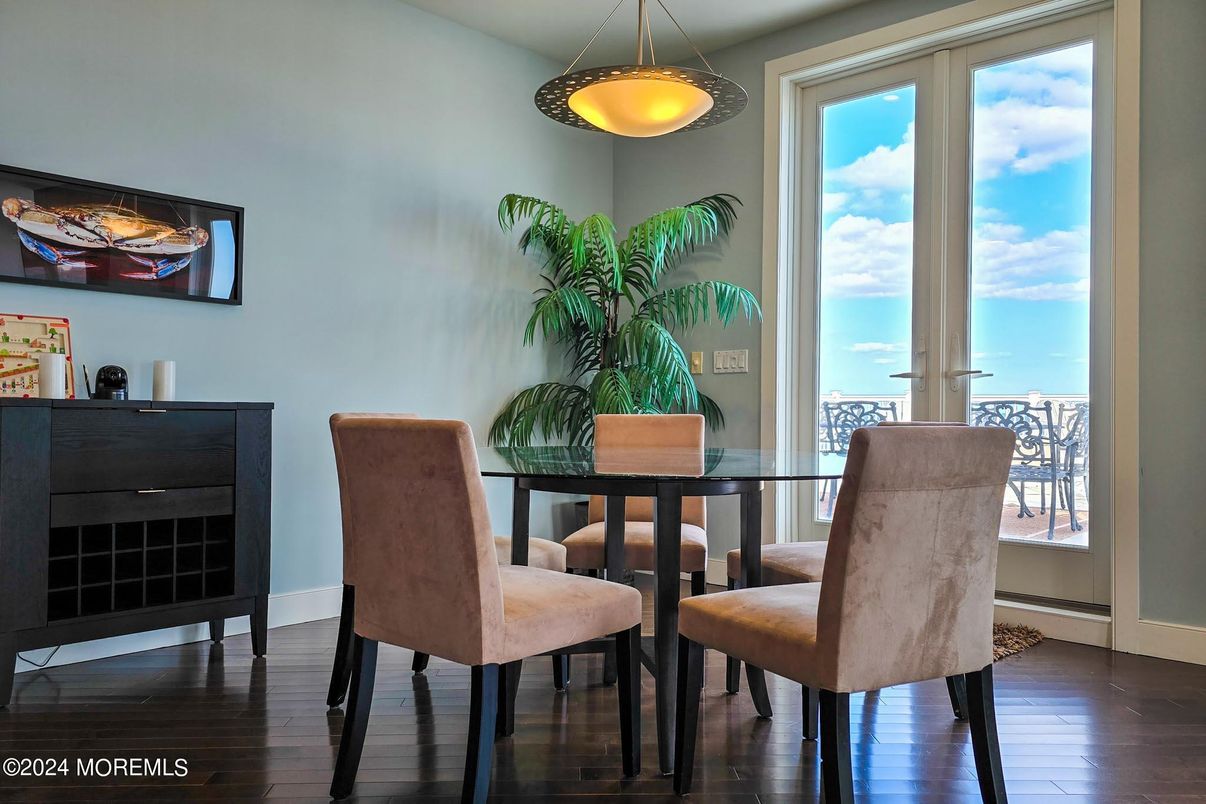 Dining room, Interior, Pendant Lights, Water, Wood Texture Flooring