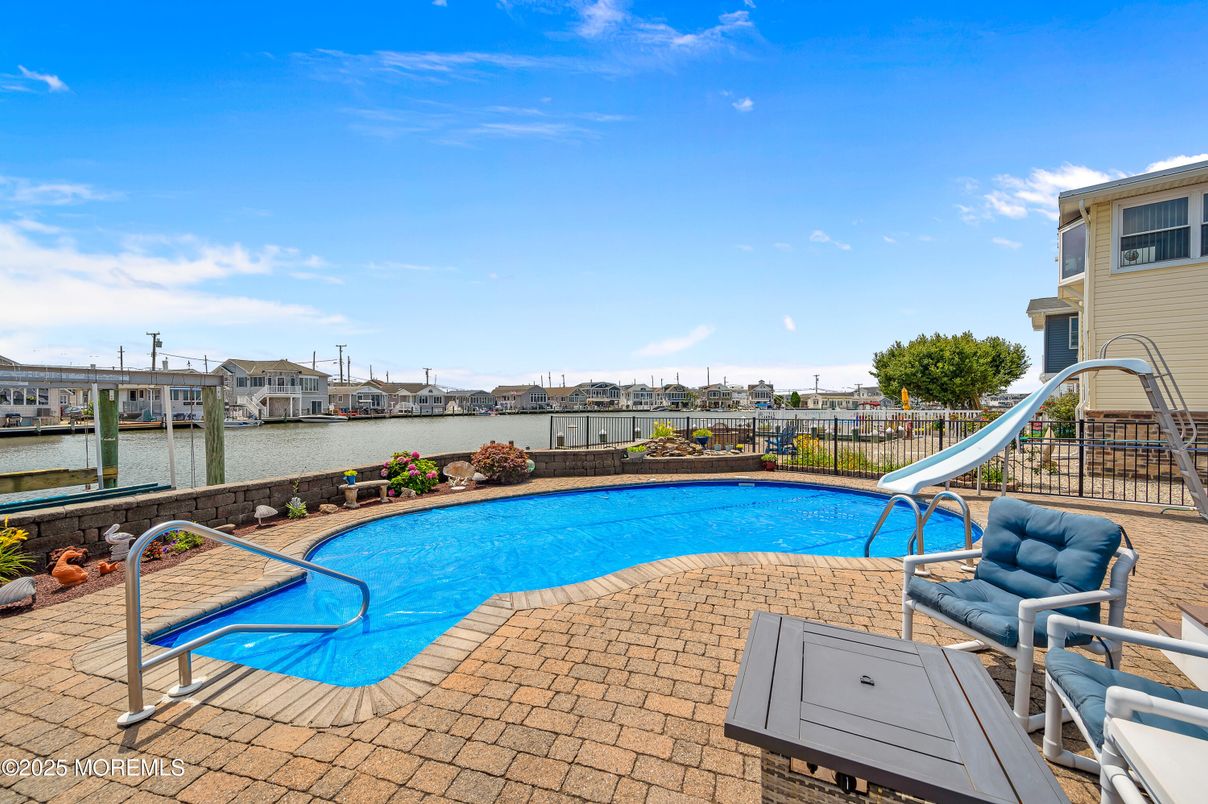 Exterior, Playground, Pool, Water