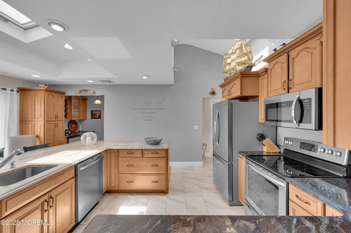 Interior, Kitchen, Marble, Recessed Lighting