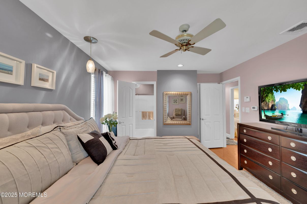 Bedroom, Interior, Pendant Lights, Recessed Lighting, Wood Texture Flooring