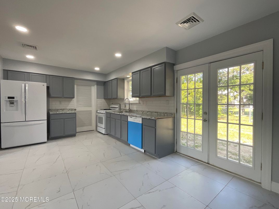 Interior, Kitchen, Marble, Recessed Lighting