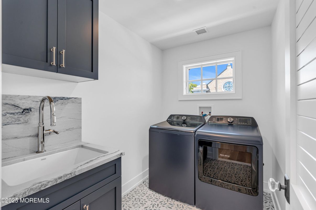 Interior, Washer
