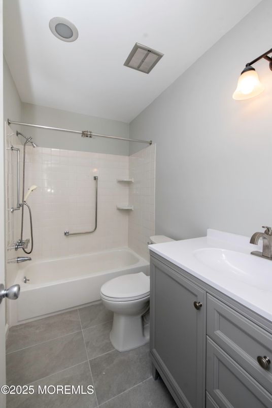 Bathroom, Interior, Recessed Lighting