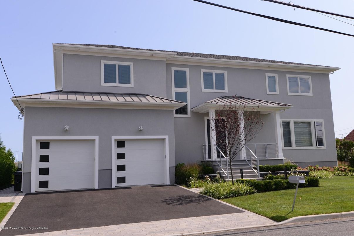 Attached, Exterior, Facade, Modern