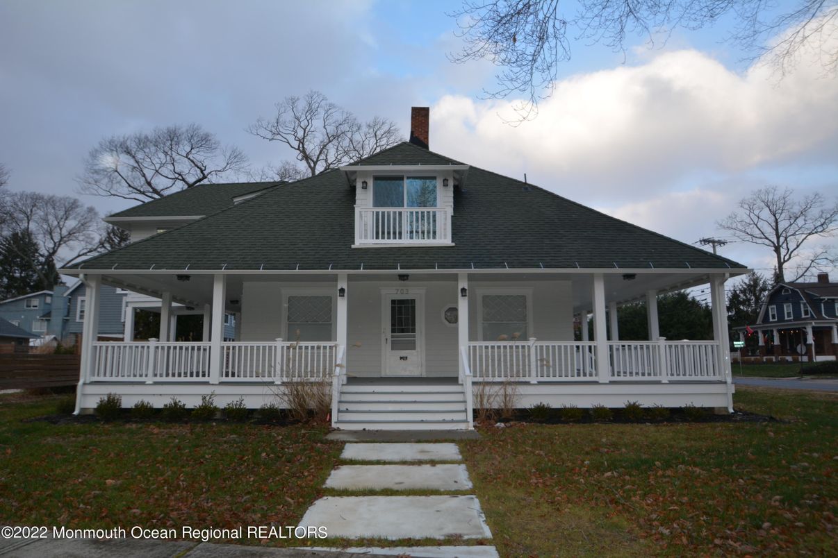 Exterior, Facade, Cape Cod