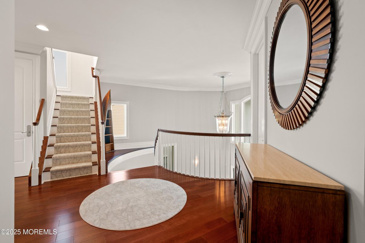 Interior, Pendant Lights, Recessed Lighting, Wood Texture Flooring