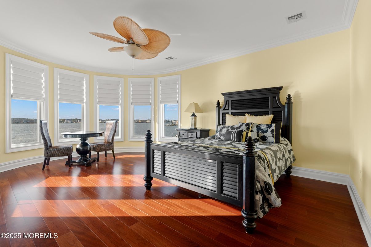Bedroom, Dining room, Interior, Water, Wood Texture Flooring