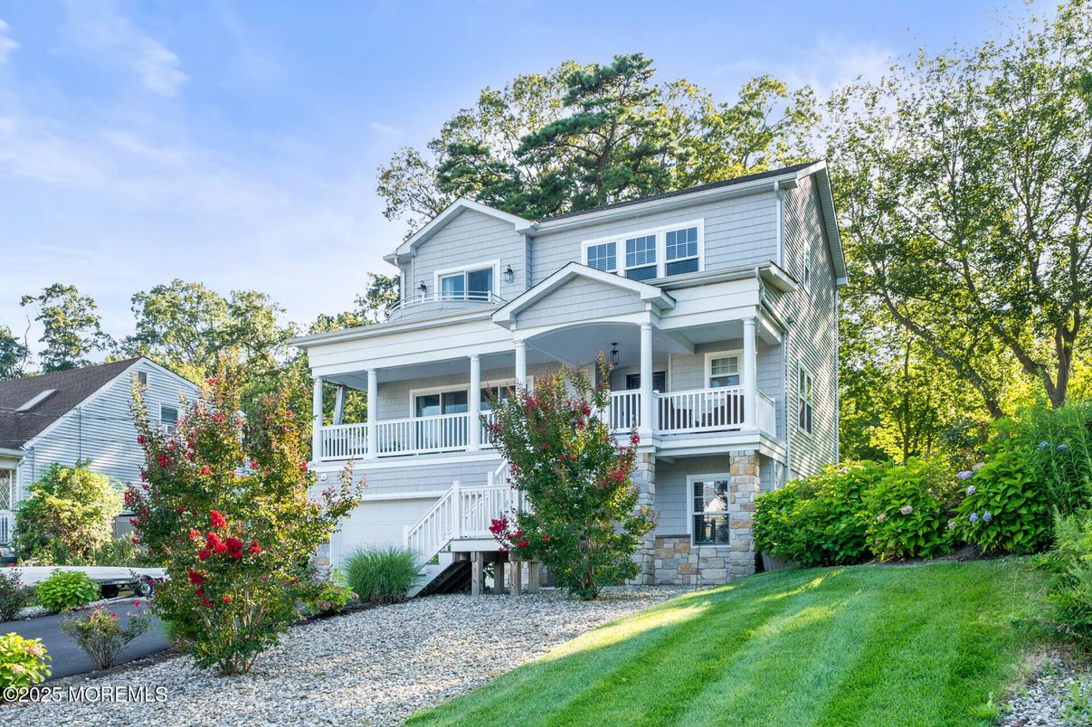 Backyard, Exterior, Facade, Queen Anne Victorian