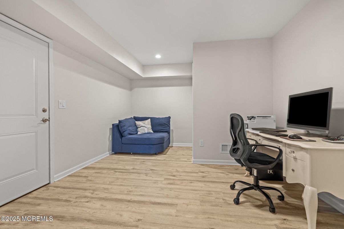 Home Office, Interior, Recessed Lighting, Wood Texture Flooring