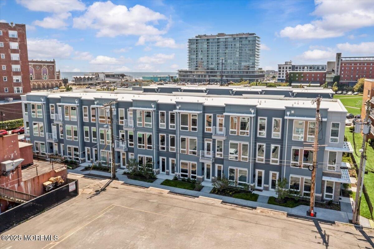 Exterior, Facade, Condo Building