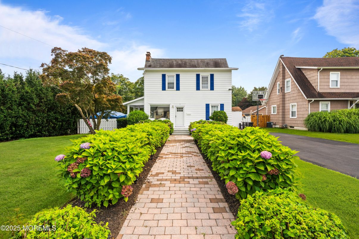 Exterior, Facade, Georgian