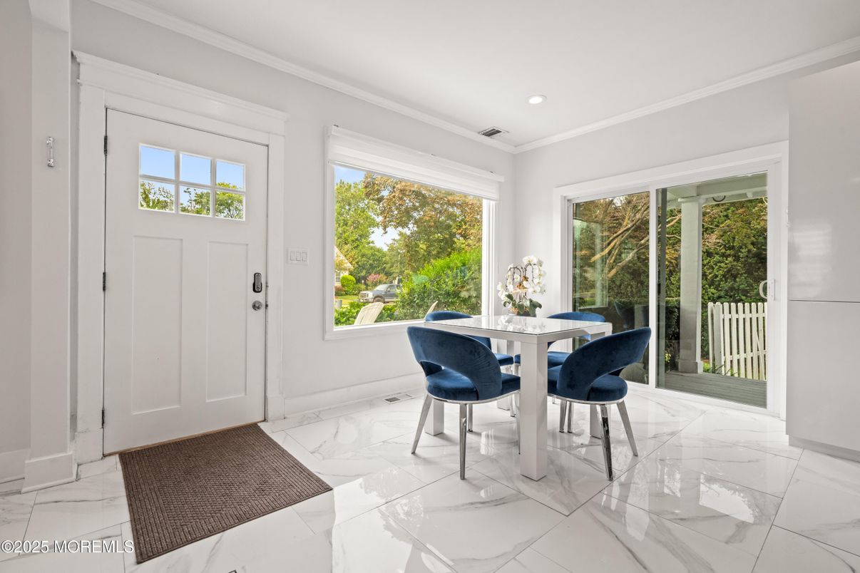 Dining room, Interior, Marble, Recessed Lighting