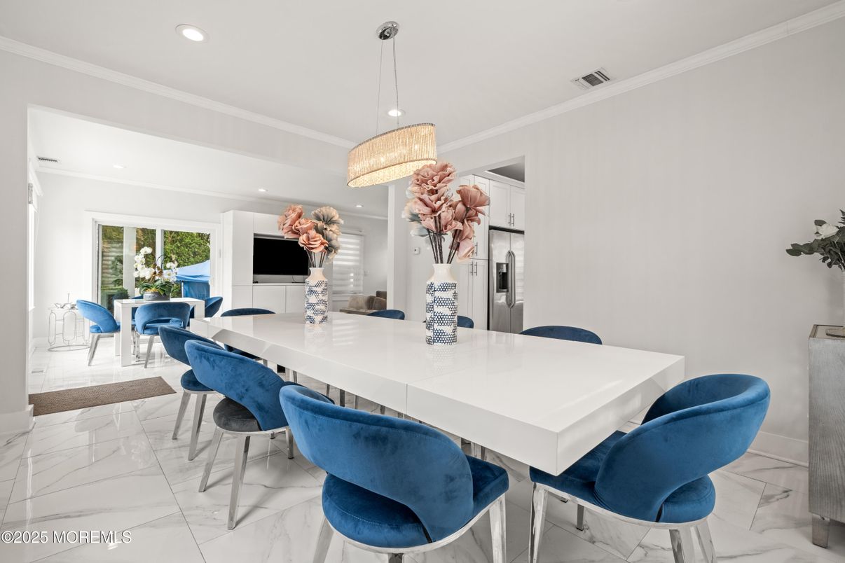 Dining room, Interior, Marble, Pendant Lights, Recessed Lighting
