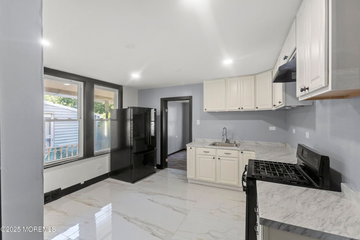 Interior, Kitchen, Marble, Recessed Lighting