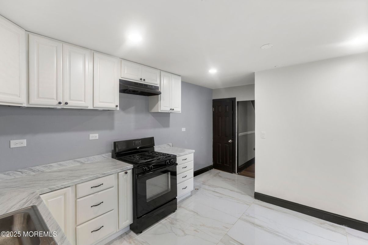 Interior, Kitchen, Marble, Recessed Lighting