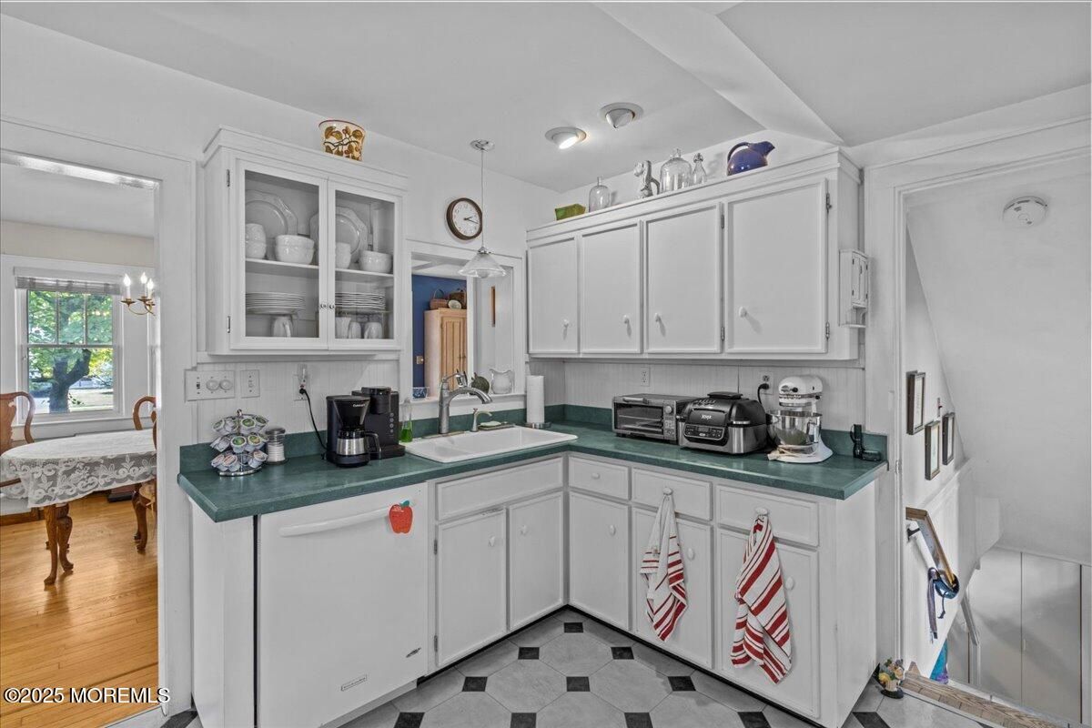 Interior, Kitchen, Pendant Lights, Wood Texture Flooring