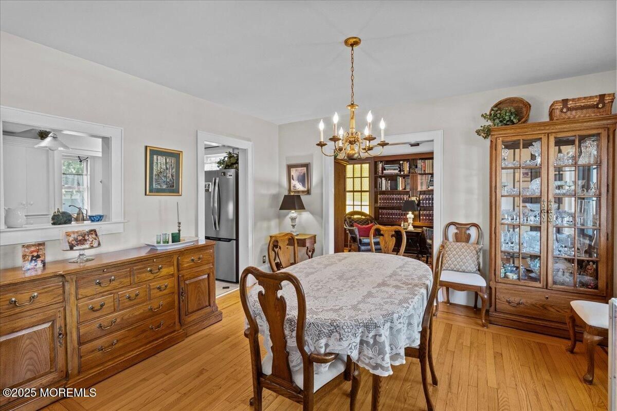 Chandelier, Dining room, Interior, Kitchen, Wood Texture Flooring