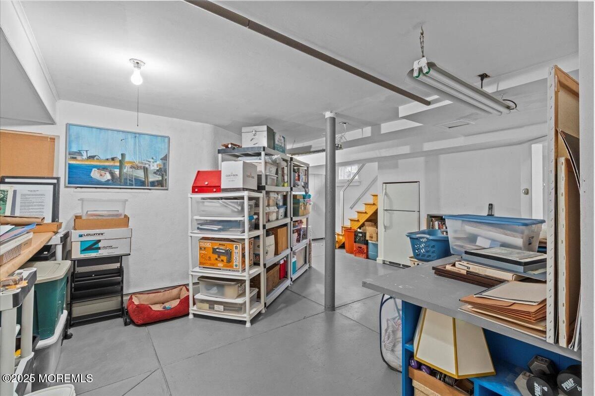 Garage, Interior