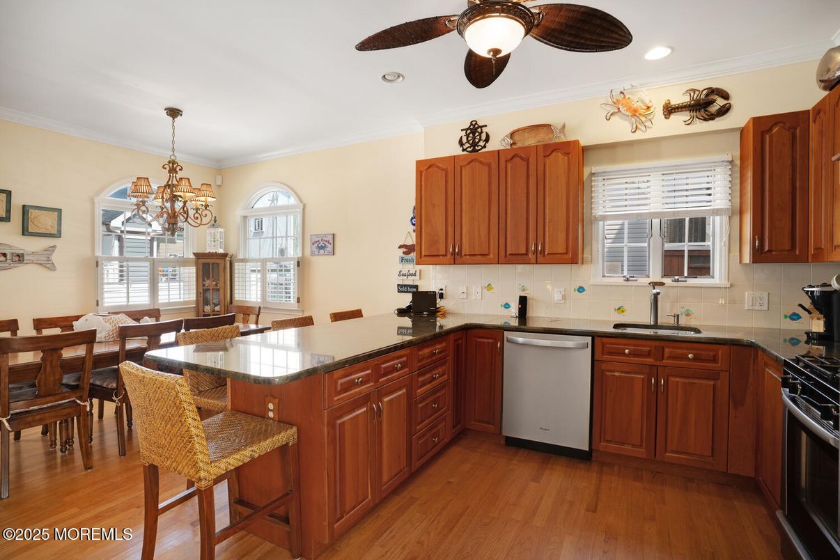 Chandelier, Dining room, Interior, Kitchen, Recessed Lighting, Wood Texture Flooring