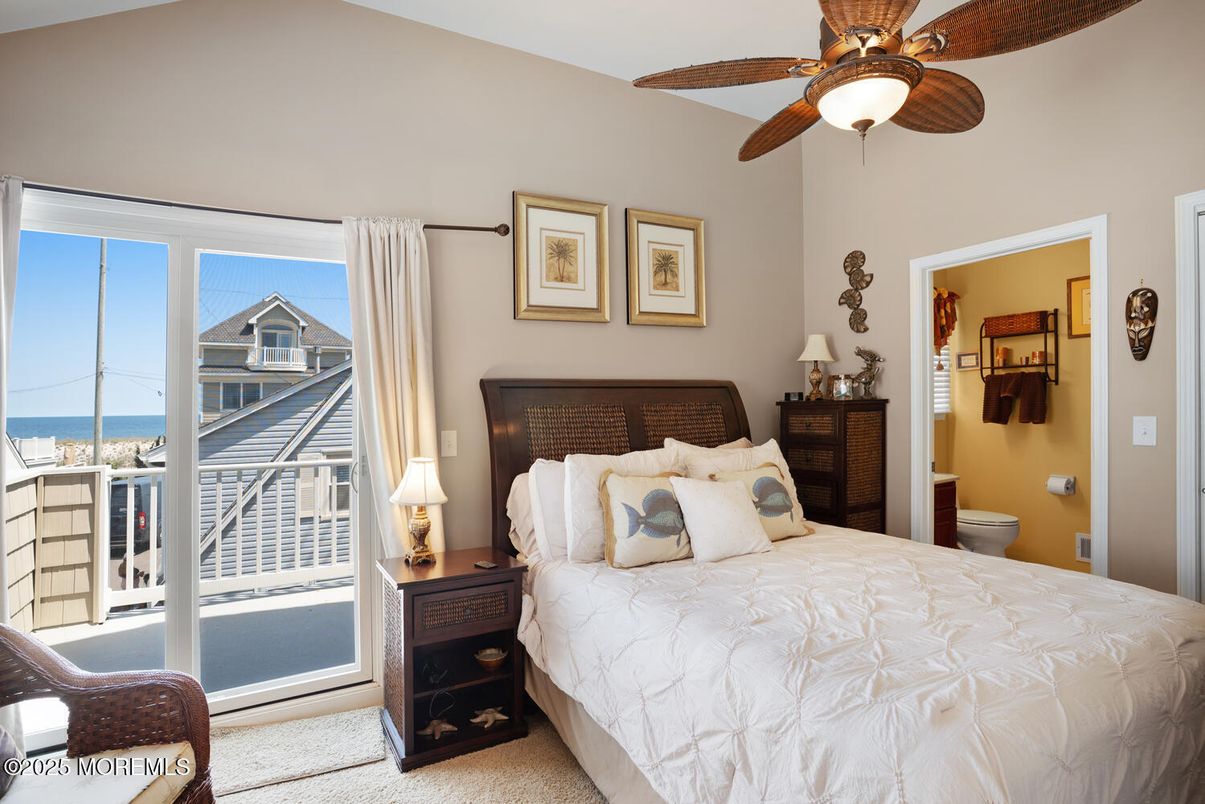 Bedroom, Interior, Water
