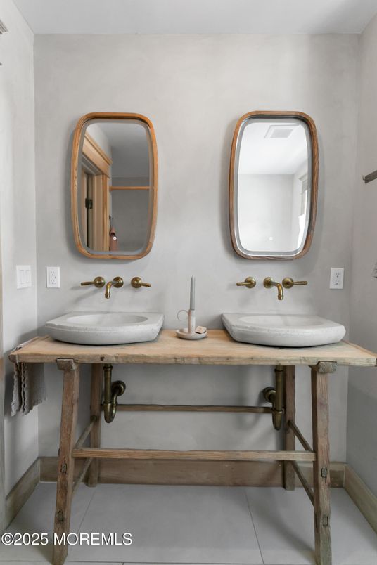 Bathroom, Dual Sink Vanities, Interior