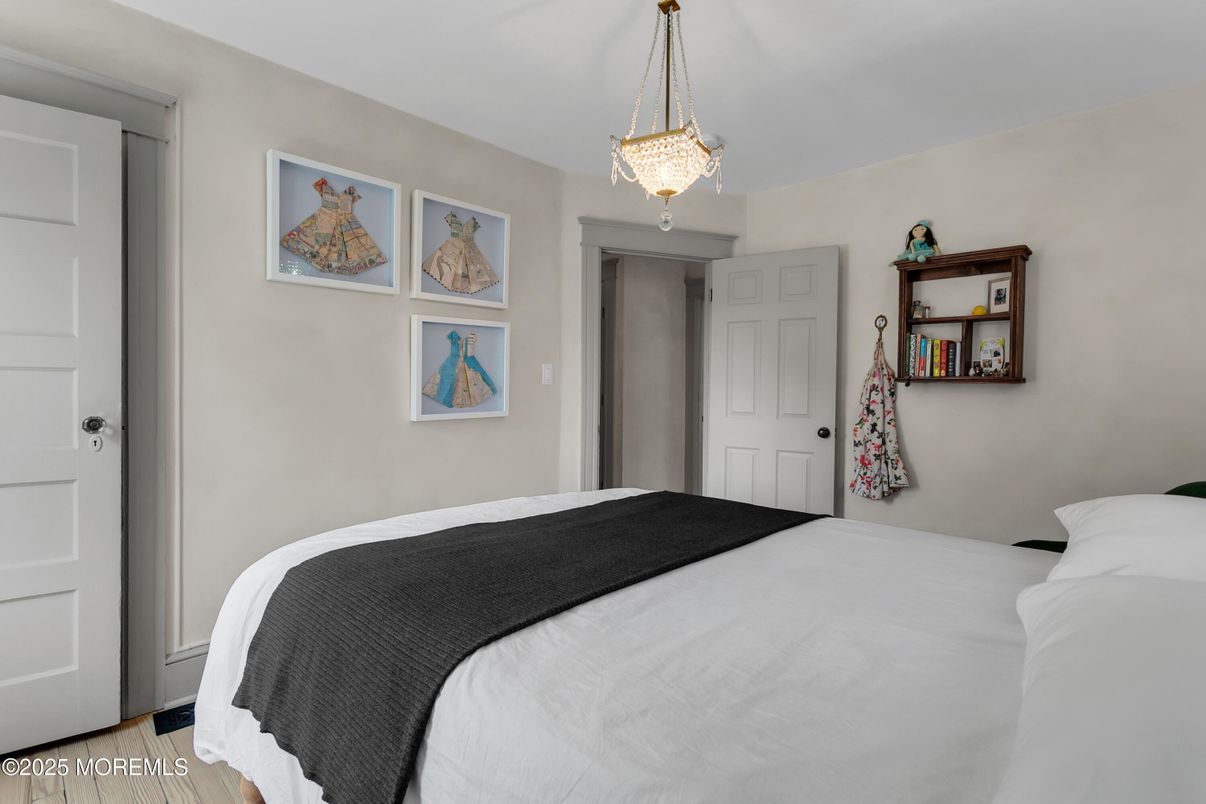 Bedroom, Interior, Pendant Lights