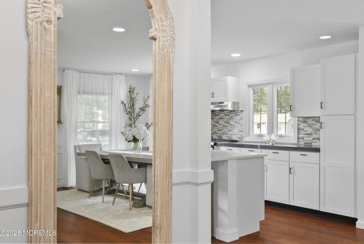 Dining room, Interior, Kitchen, Recessed Lighting, Wood Texture Flooring