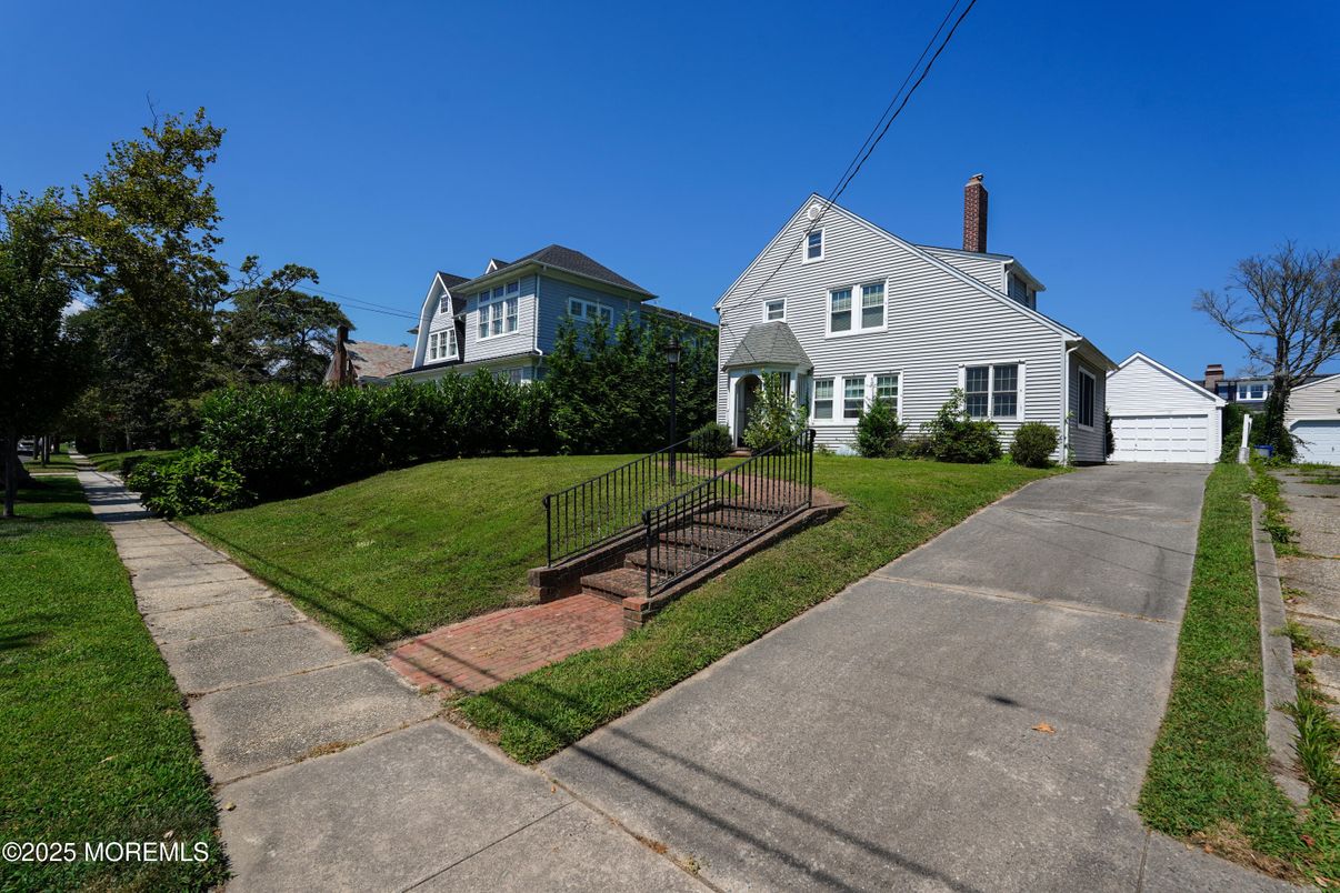 Backyard, Exterior, Facade, Cape Cod