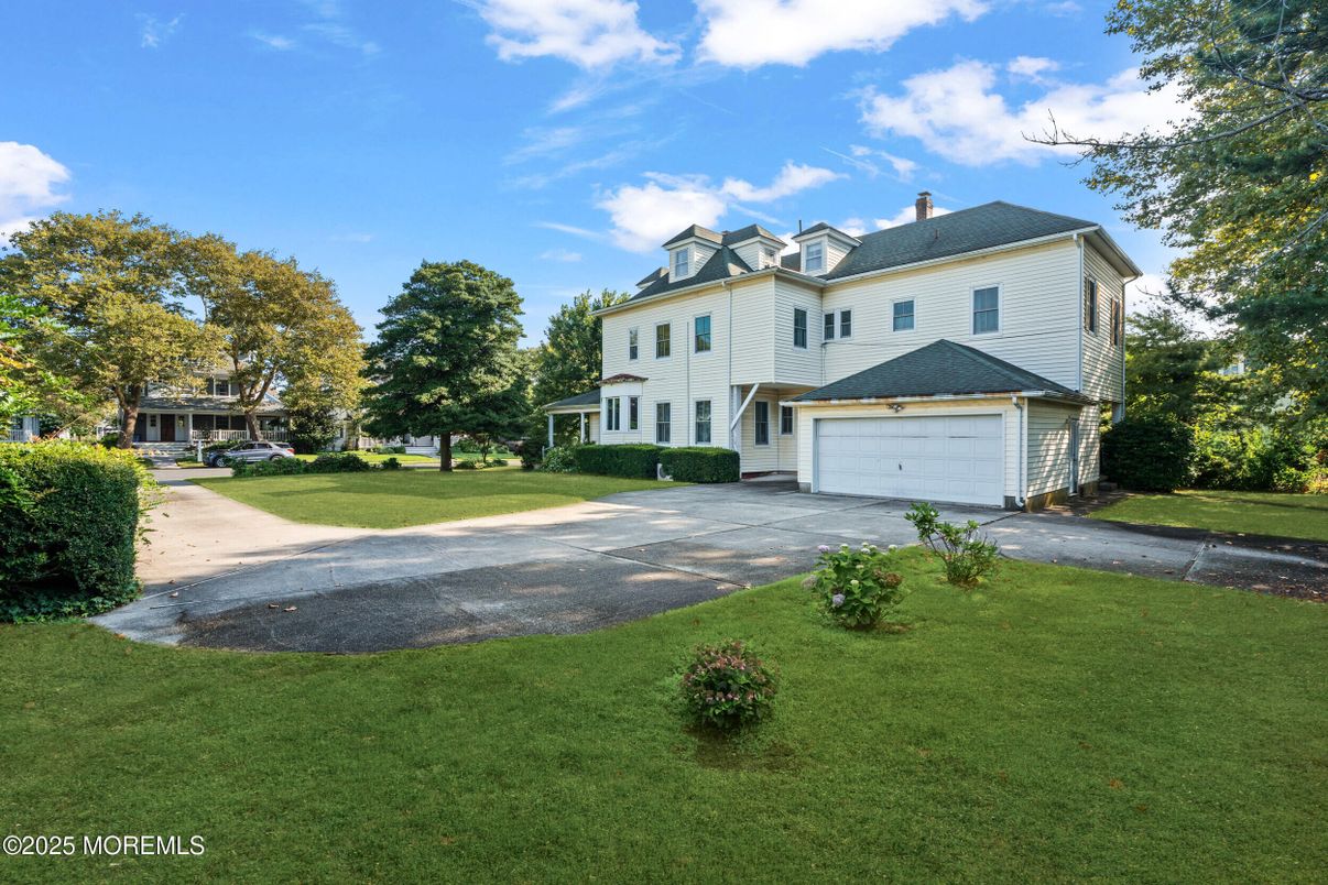 Attached, Backyard, Exterior, Facade, Georgian
