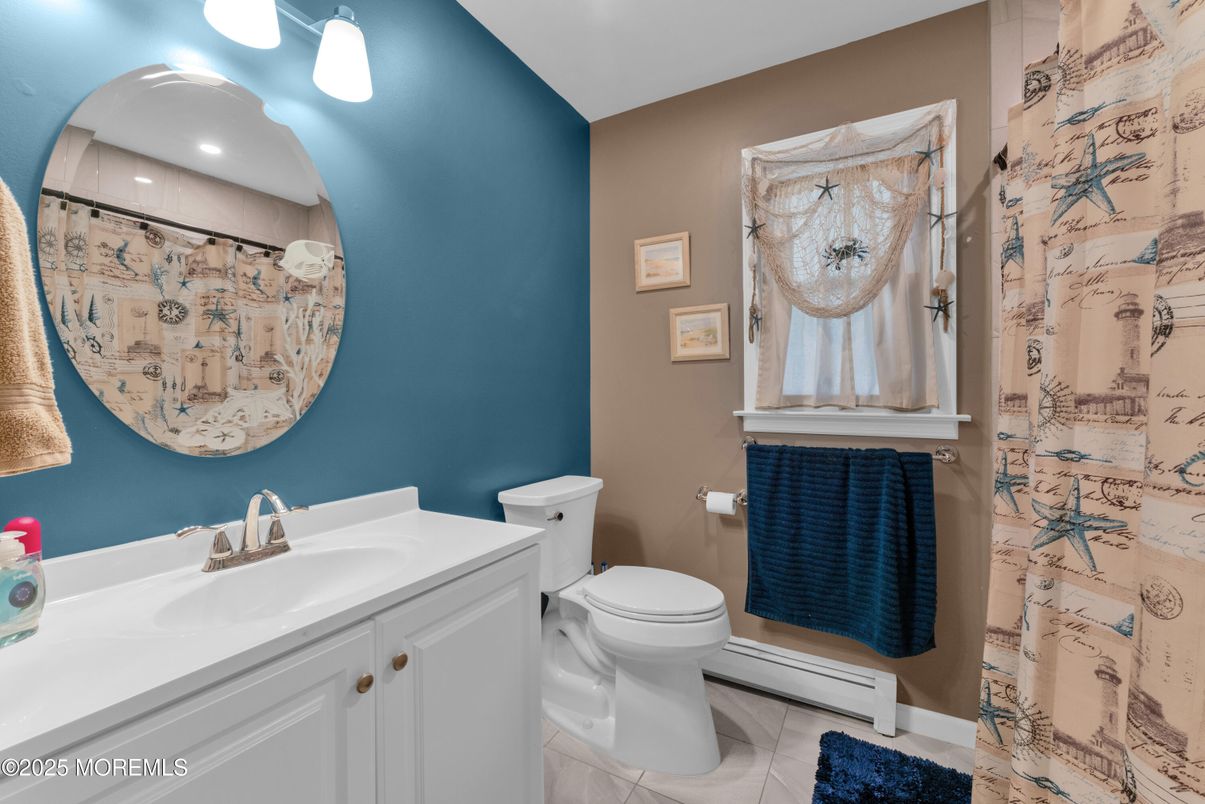 Bathroom, Interior, Recessed Lighting