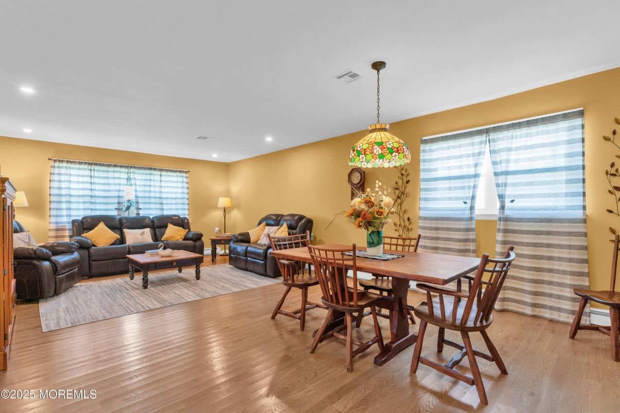 Dining room, Interior, Living room, Pendant Lights, Recessed Lighting, Wood Texture Flooring