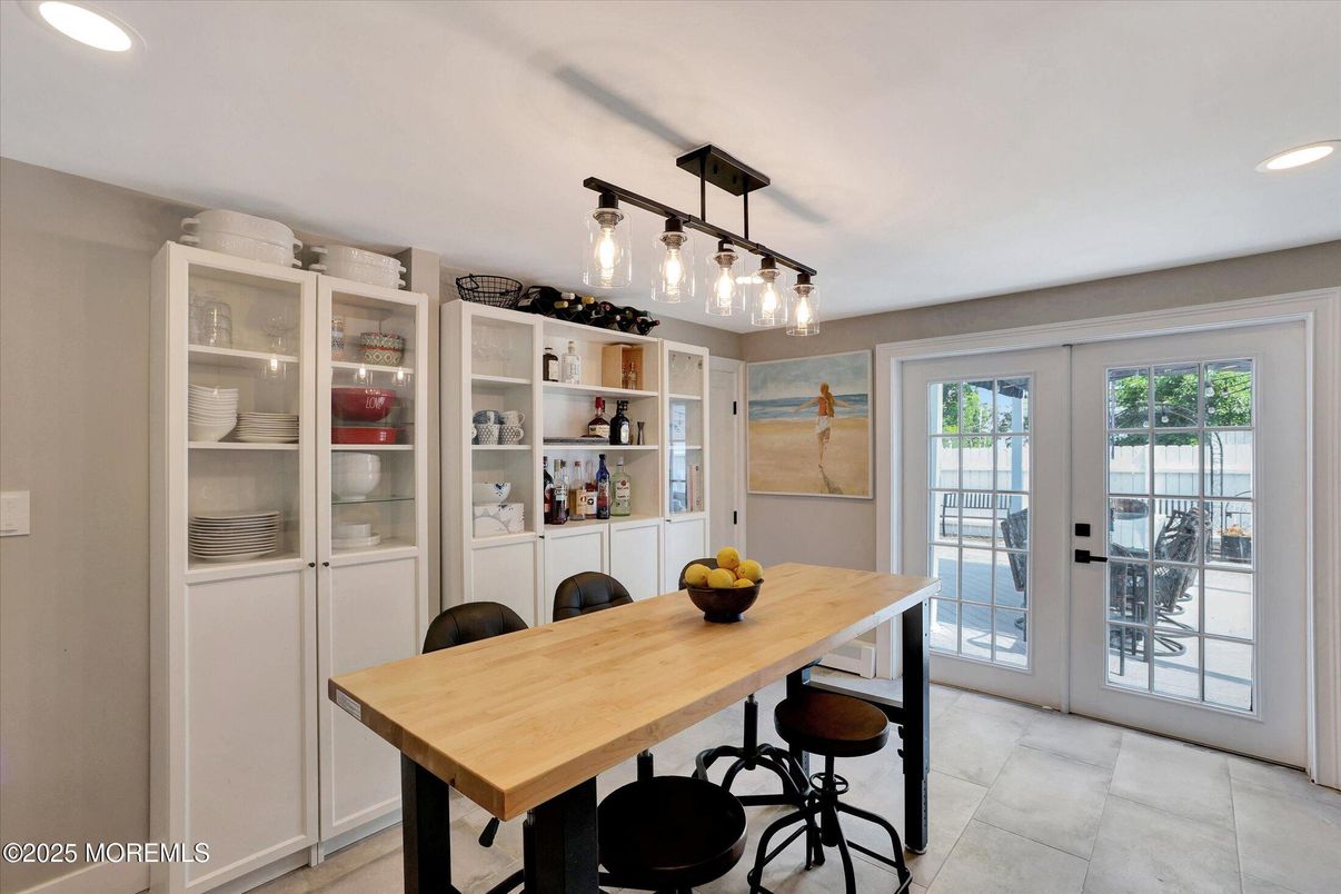 Dining room, Interior, Recessed Lighting