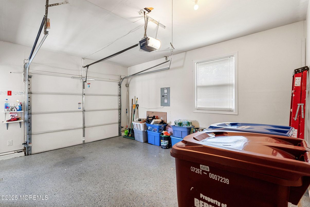 Garage, Interior