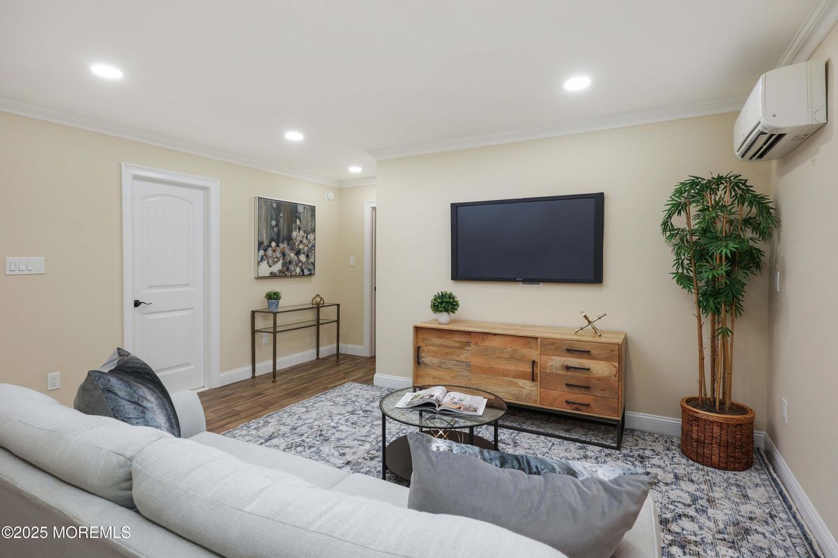 Interior, Living room, Recessed Lighting, Wood Texture Flooring