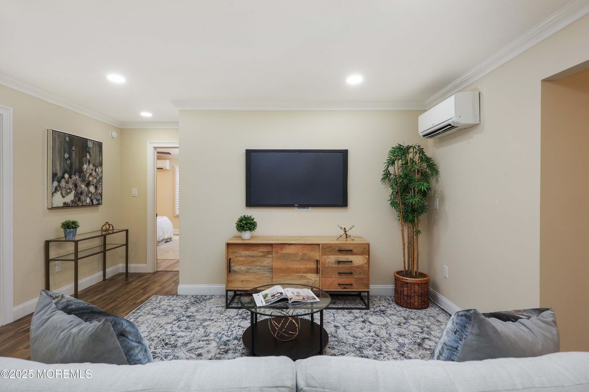 Interior, Living room, Recessed Lighting, Wood Texture Flooring
