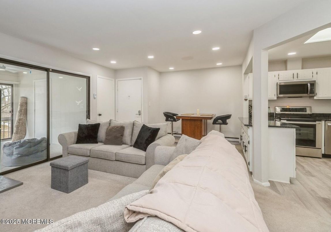 Interior, Kitchen, Living room, Recessed Lighting, Stainless Steel Appliances